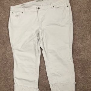 Torrid white boyfriend style jeans size 24